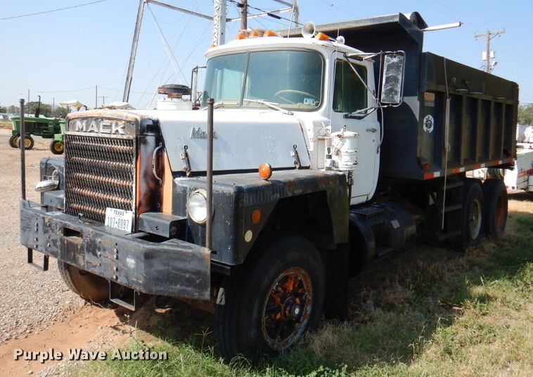 image for item IJ9477 1982 Mack RD626S  dump truck