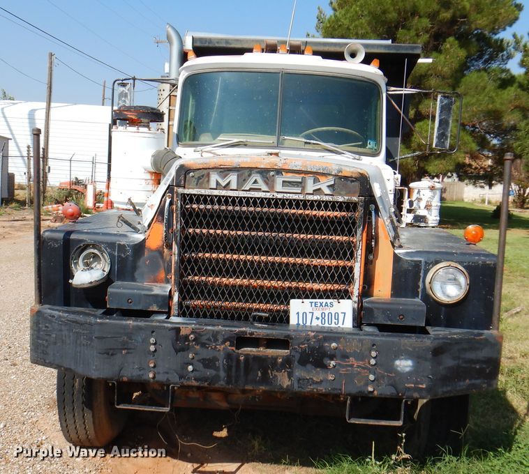 image for item IJ9477 1982 Mack RD626S  dump truck