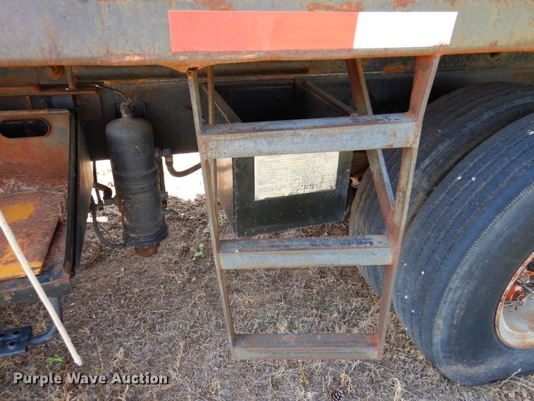 image for item IJ9477 1982 Mack RD626S  dump truck