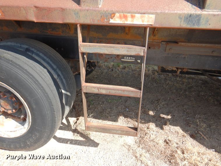 image for item IJ9477 1982 Mack RD626S  dump truck