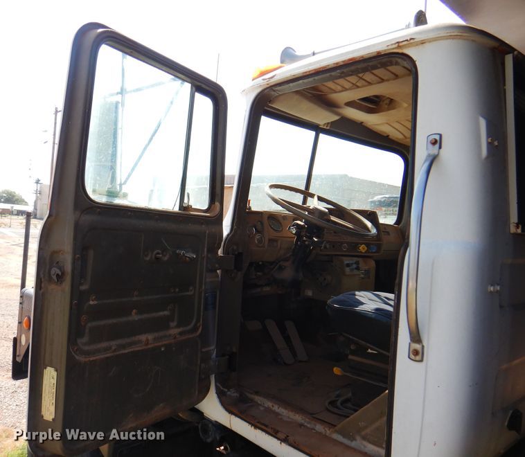 image for item IJ9477 1982 Mack RD626S  dump truck