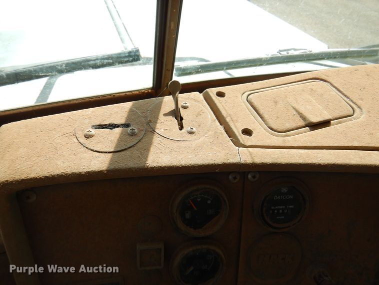 image for item IJ9477 1982 Mack RD626S  dump truck