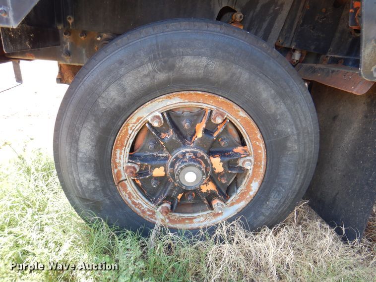 image for item IJ9477 1982 Mack RD626S  dump truck