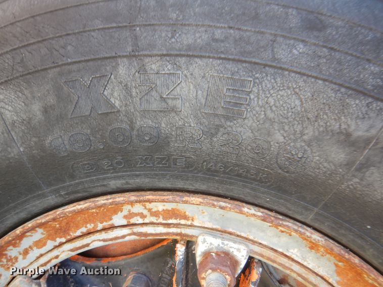 image for item IJ9477 1982 Mack RD626S  dump truck