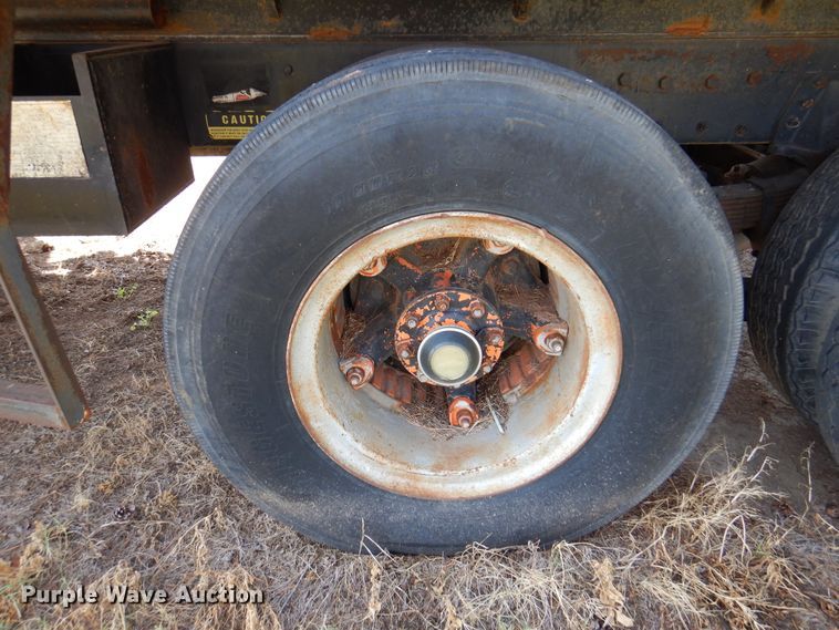 image for item IJ9477 1982 Mack RD626S  dump truck
