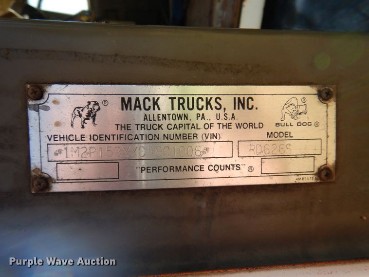 image for item IJ9477 1982 Mack RD626S  dump truck