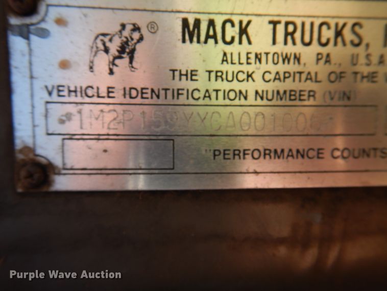 image for item IJ9477 1982 Mack RD626S  dump truck
