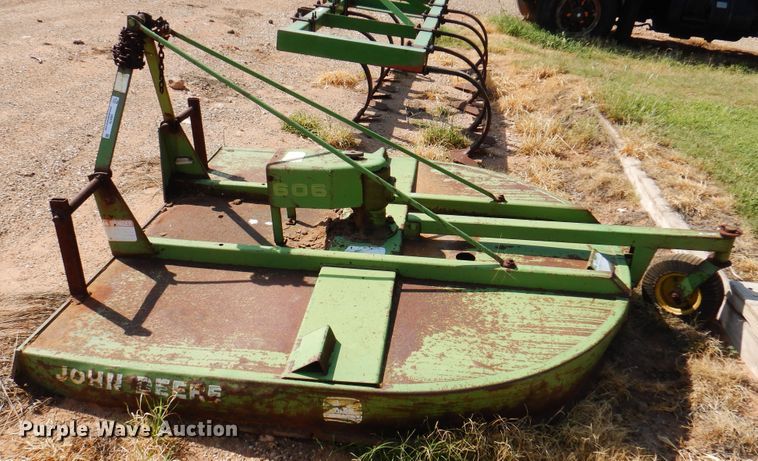 image for item IJ9479 John Deere 606  rotary mower