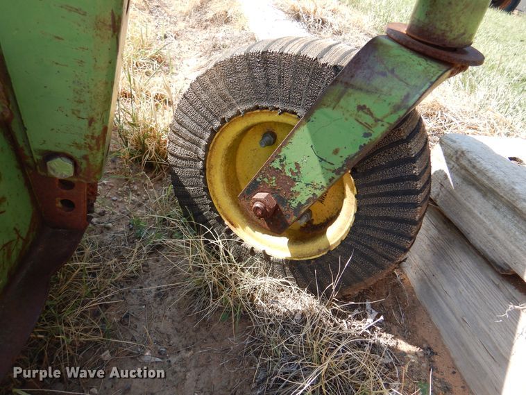 image for item IJ9479 John Deere 606  rotary mower