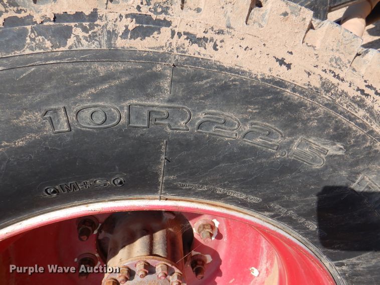 image for item IJ9482 1995 Ford F700  truck cab and chassis