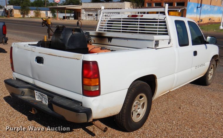 image for item IJ9483 2002 Chevrolet Silverado 1500  Ext. Cab pickup truck