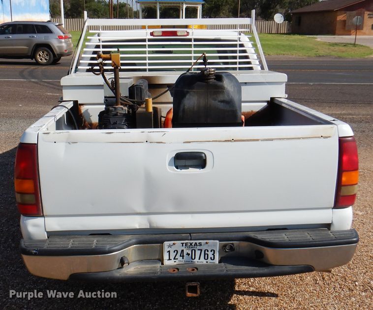 image for item IJ9483 2002 Chevrolet Silverado 1500  Ext. Cab pickup truck