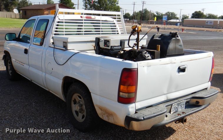 image for item IJ9483 2002 Chevrolet Silverado 1500  Ext. Cab pickup truck