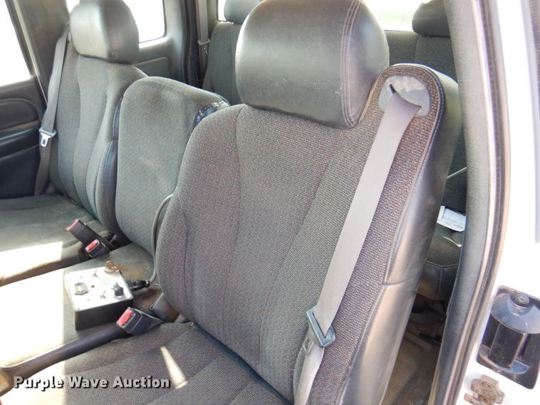 image for item IJ9483 2002 Chevrolet Silverado 1500  Ext. Cab pickup truck