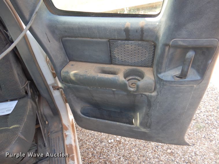image for item IJ9483 2002 Chevrolet Silverado 1500  Ext. Cab pickup truck