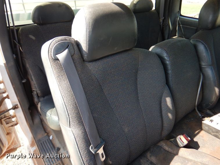 image for item IJ9483 2002 Chevrolet Silverado 1500  Ext. Cab pickup truck