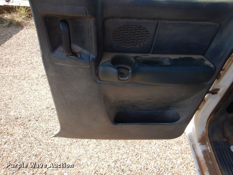 image for item IJ9483 2002 Chevrolet Silverado 1500  Ext. Cab pickup truck