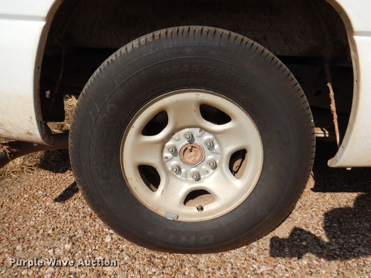 image for item IJ9483 2002 Chevrolet Silverado 1500  Ext. Cab pickup truck