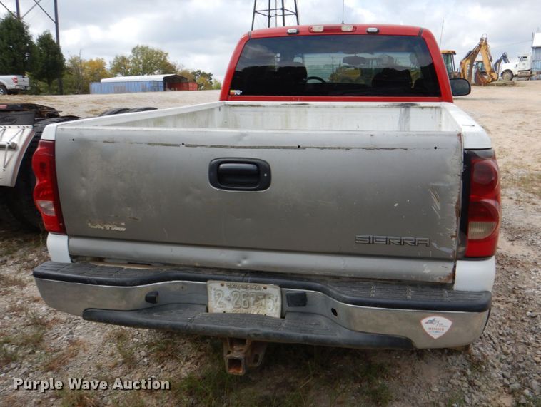 image for item IR9172 2004 Chevrolet Silverado 1500  Ext. Cab pickup truck