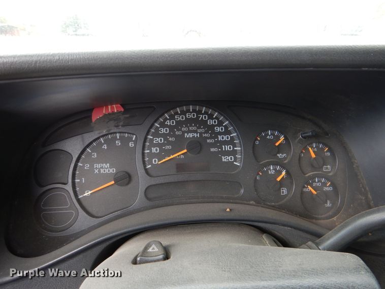 image for item IR9172 2004 Chevrolet Silverado 1500  Ext. Cab pickup truck