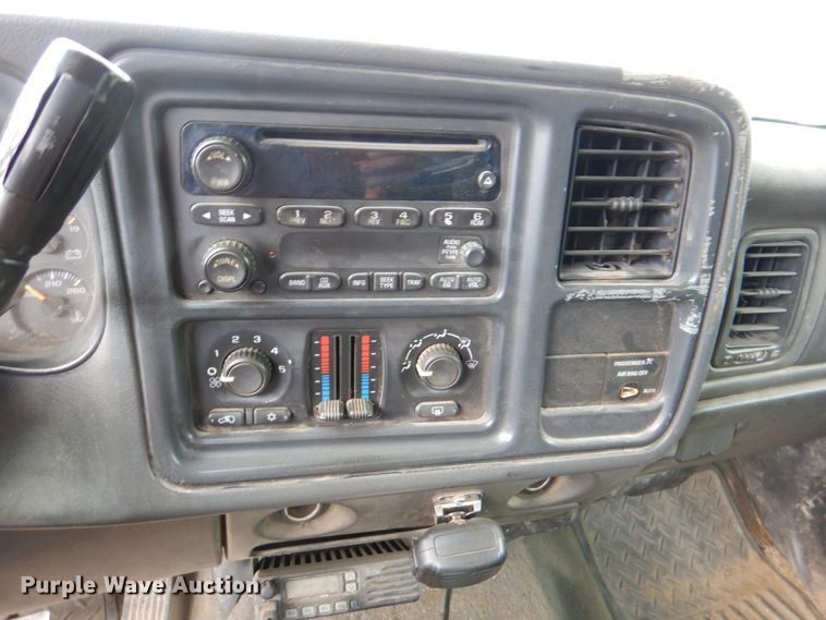 image for item IR9172 2004 Chevrolet Silverado 1500  Ext. Cab pickup truck