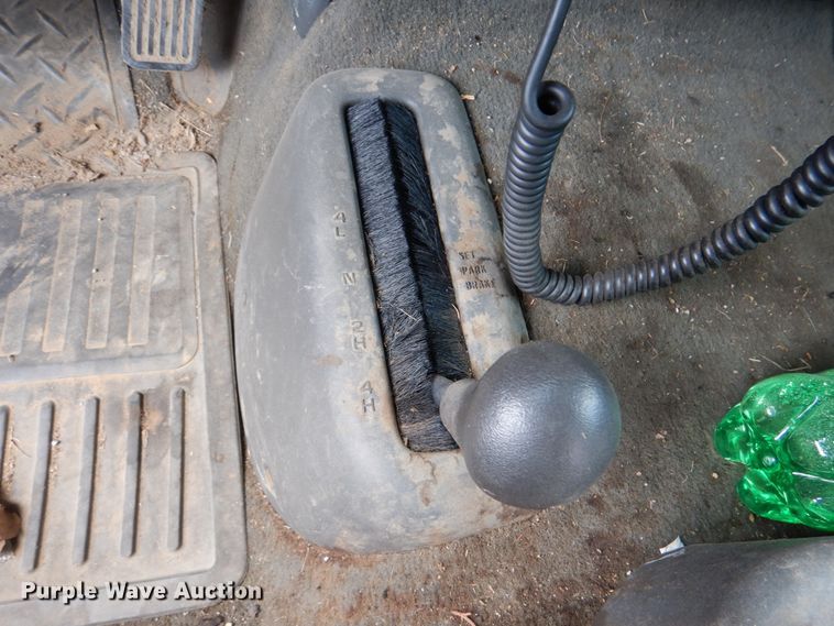 image for item IR9172 2004 Chevrolet Silverado 1500  Ext. Cab pickup truck