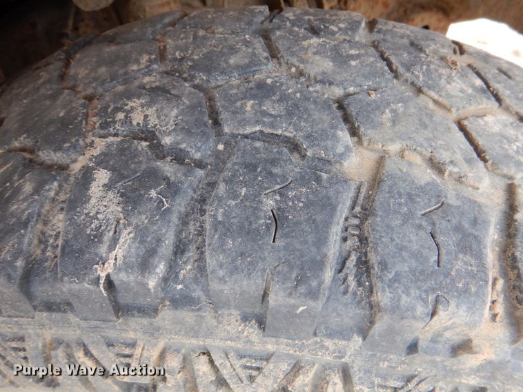 image for item IR9172 2004 Chevrolet Silverado 1500  Ext. Cab pickup truck