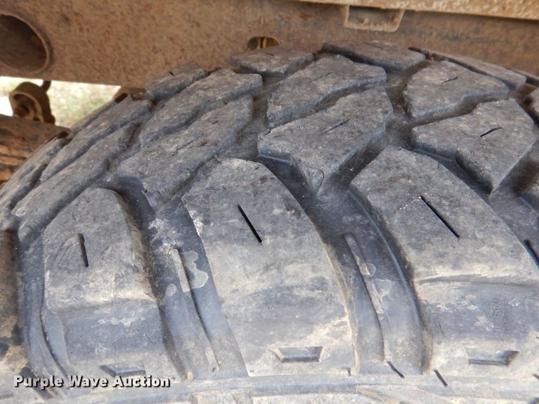 image for item IR9172 2004 Chevrolet Silverado 1500  Ext. Cab pickup truck