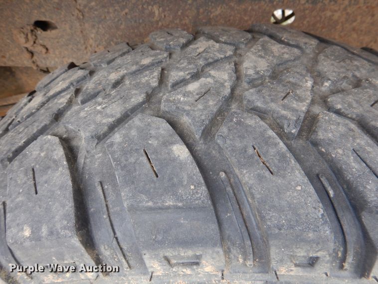 image for item IR9172 2004 Chevrolet Silverado 1500  Ext. Cab pickup truck