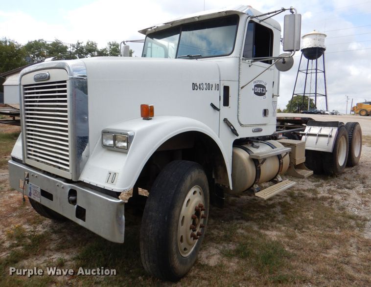 image for item IR9173 2006 Freightliner FLD120  semi truck