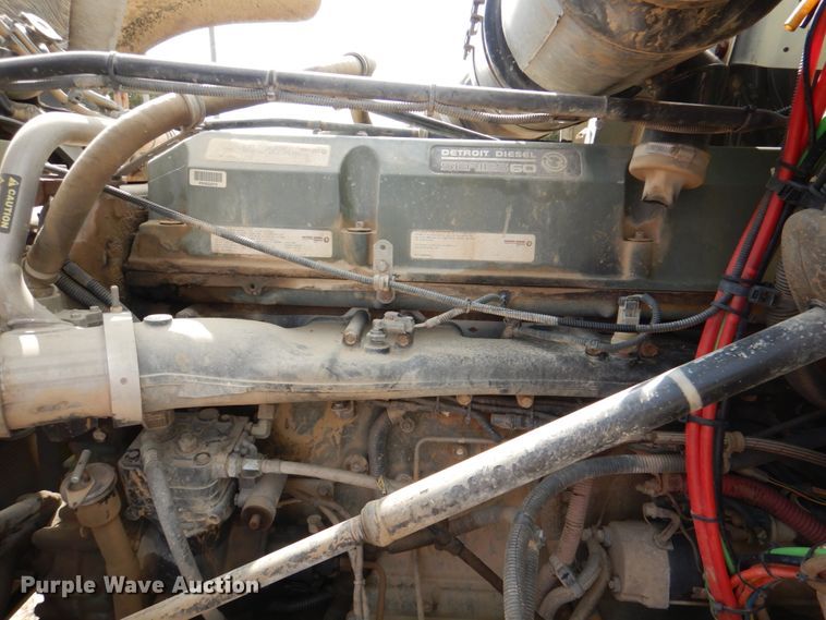 image for item IR9173 2006 Freightliner FLD120  semi truck