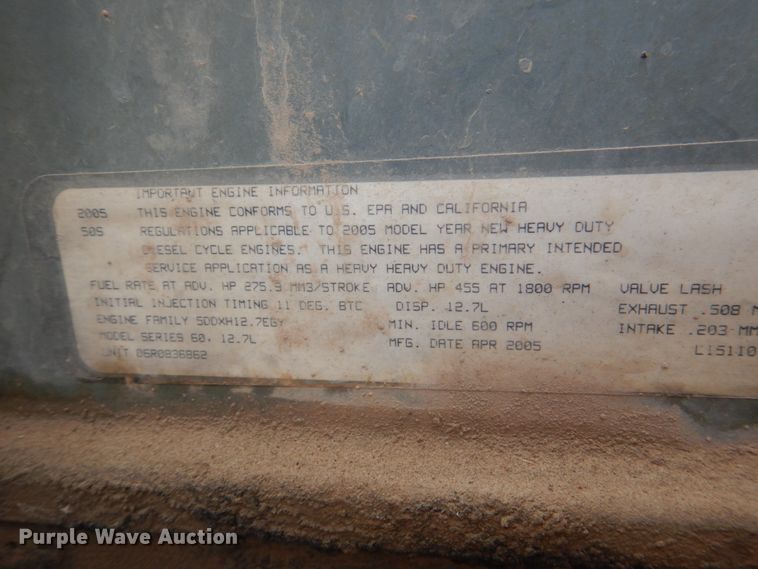 image for item IR9173 2006 Freightliner FLD120  semi truck