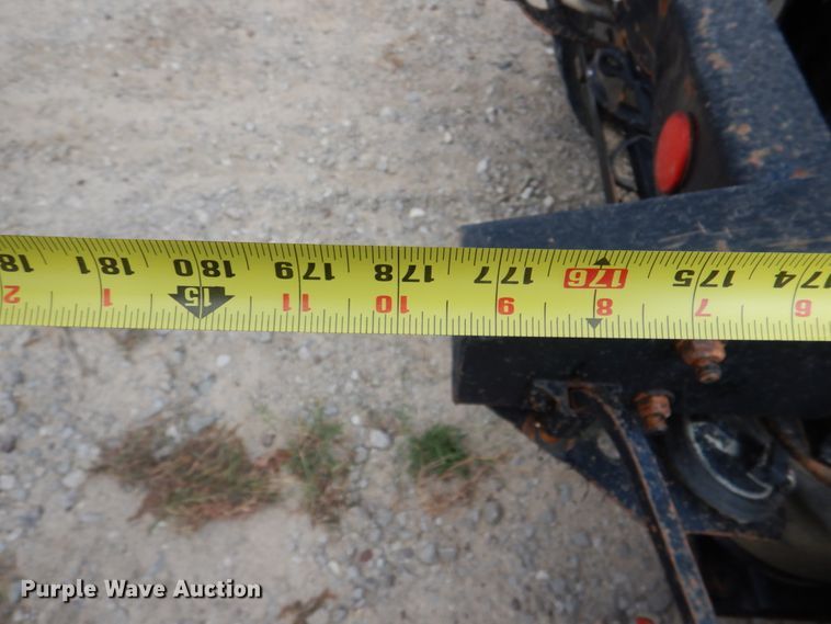 image for item IR9173 2006 Freightliner FLD120  semi truck