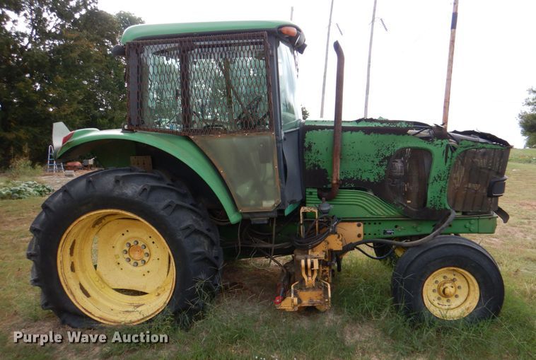 image for item IR9175 2003 John Deere 6615  tractor