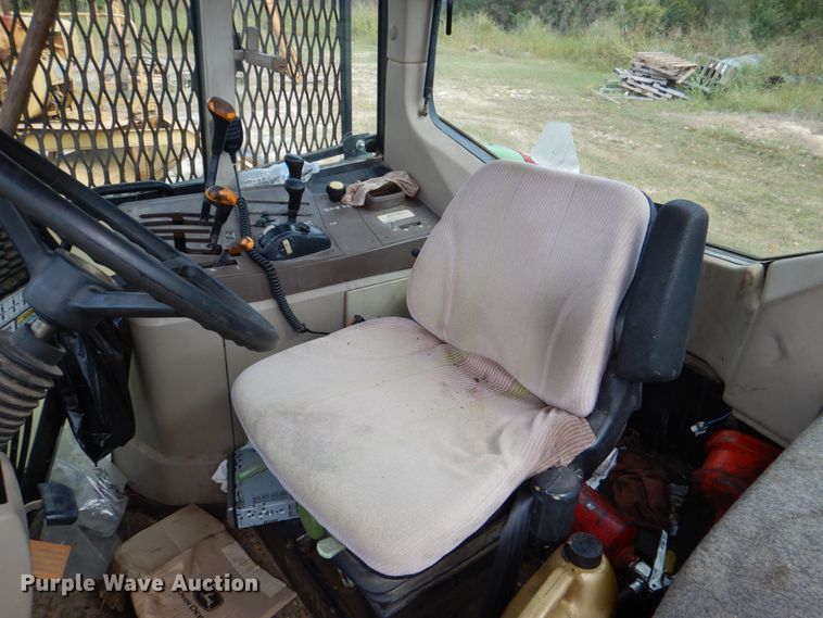 image for item IR9175 2003 John Deere 6615  tractor