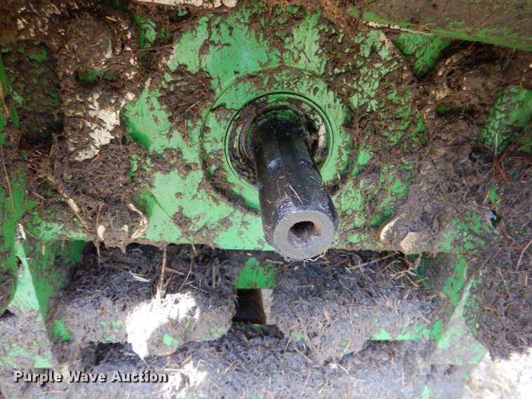 image for item IR9175 2003 John Deere 6615  tractor