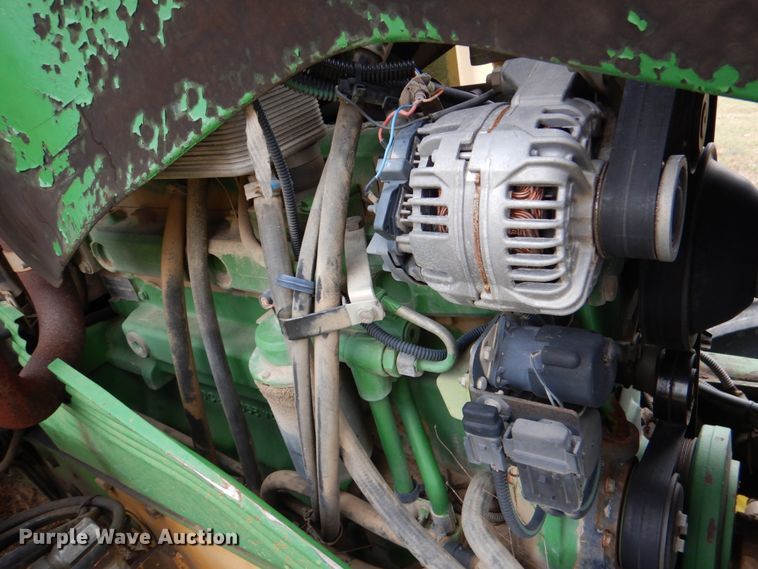 image for item IR9175 2003 John Deere 6615  tractor