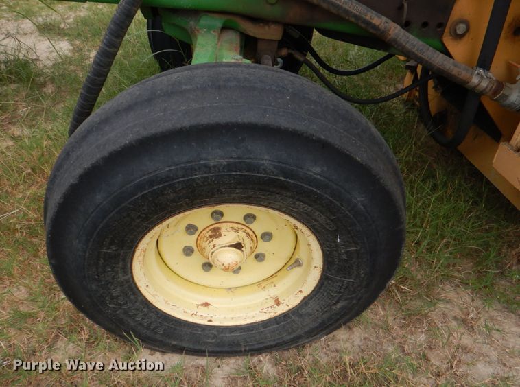 image for item IR9175 2003 John Deere 6615  tractor