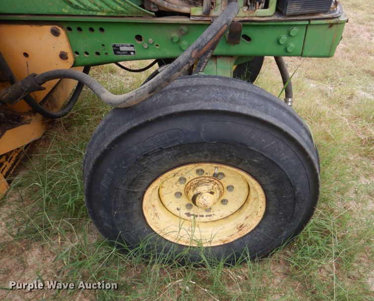 image for item IR9175 2003 John Deere 6615  tractor