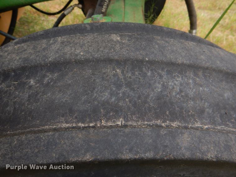 image for item IR9175 2003 John Deere 6615  tractor