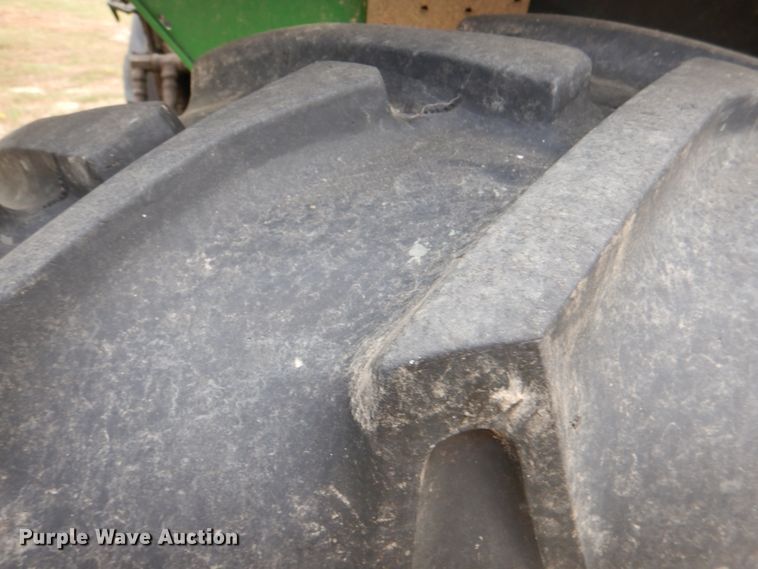 image for item IR9175 2003 John Deere 6615  tractor