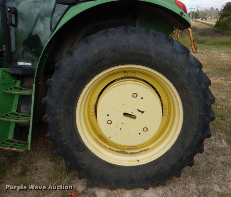 image for item IR9175 2003 John Deere 6615  tractor