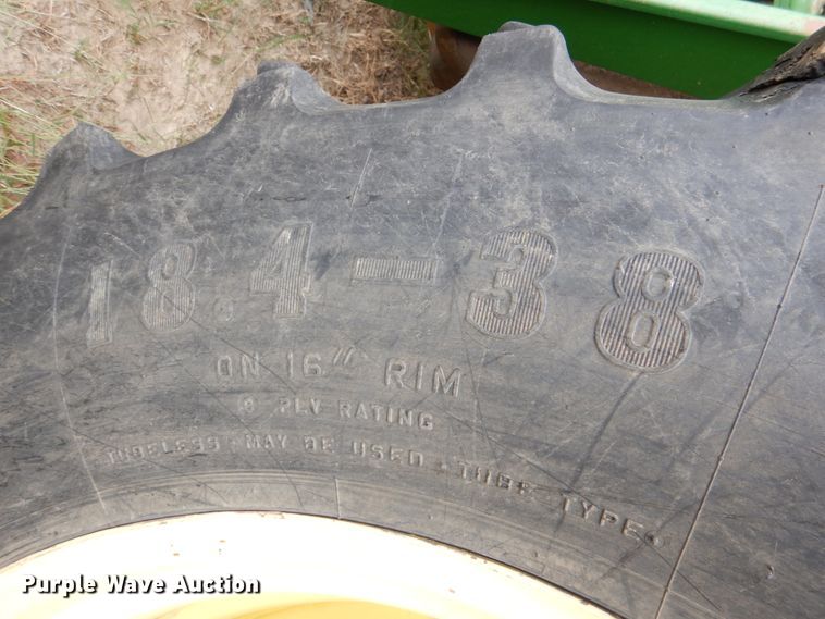 image for item IR9175 2003 John Deere 6615  tractor