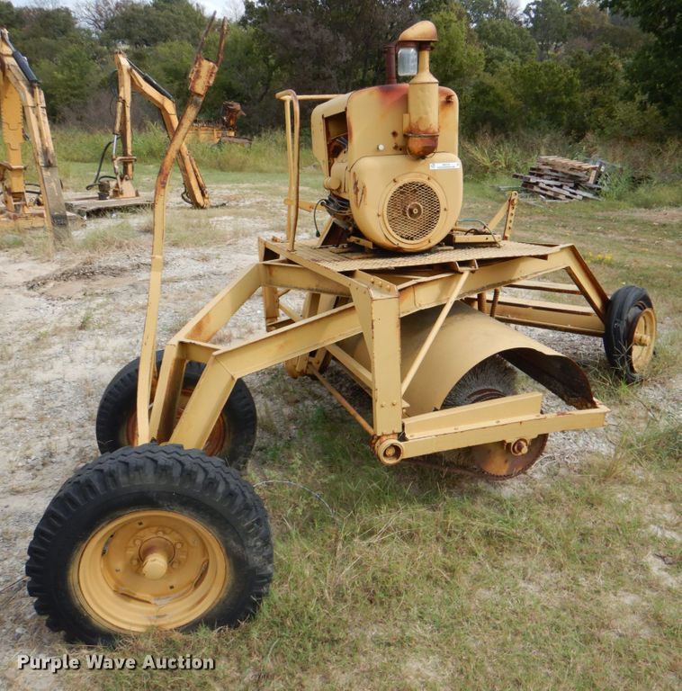 image for item IR9176 Rosco B7  broom