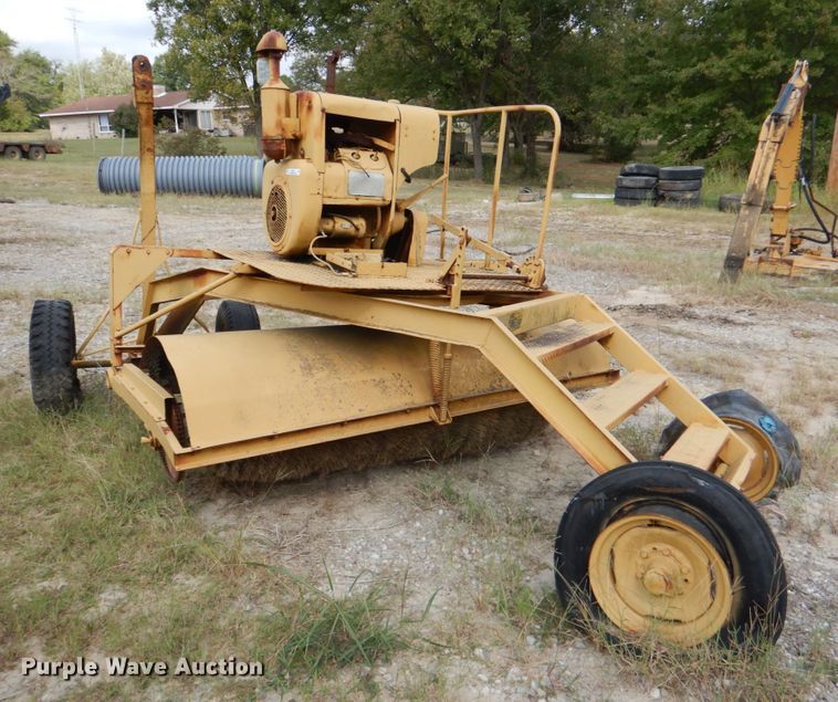 image for item IR9176 Rosco B7  broom