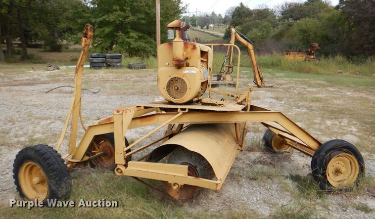 image for item IR9176 Rosco B7  broom