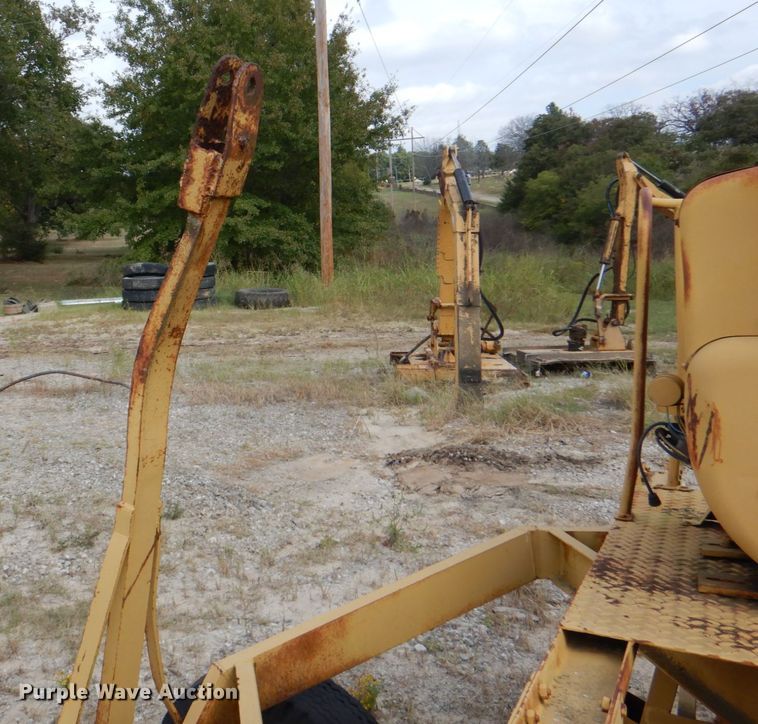 image for item IR9176 Rosco B7  broom