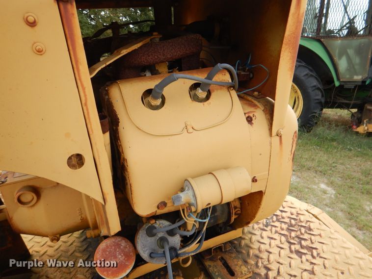 image for item IR9176 Rosco B7  broom