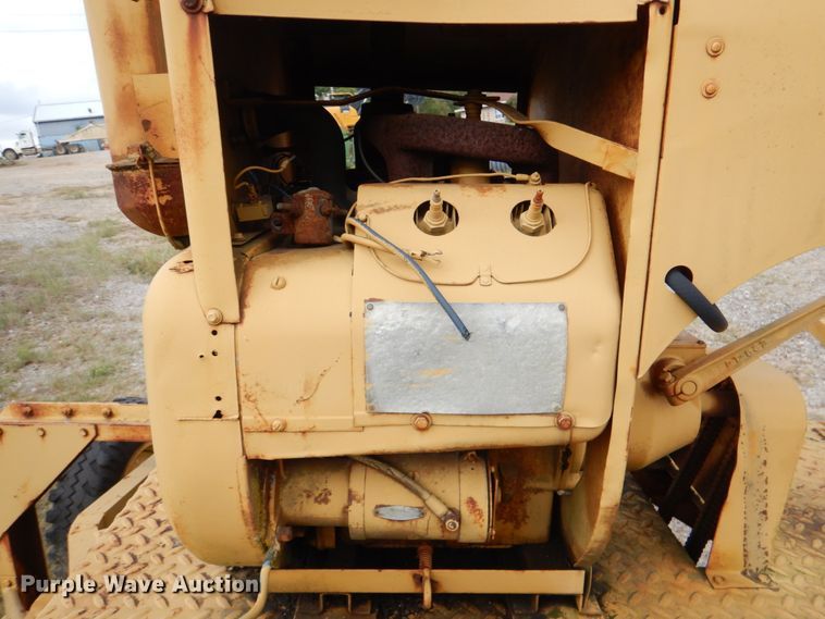 image for item IR9176 Rosco B7  broom