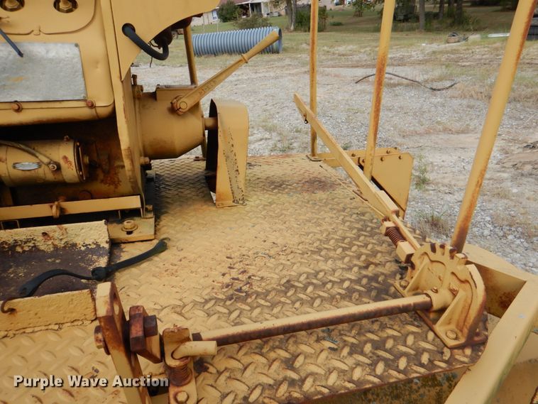 image for item IR9176 Rosco B7  broom